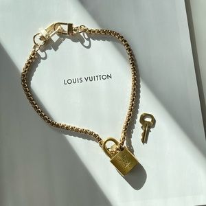louis vuitton necklace